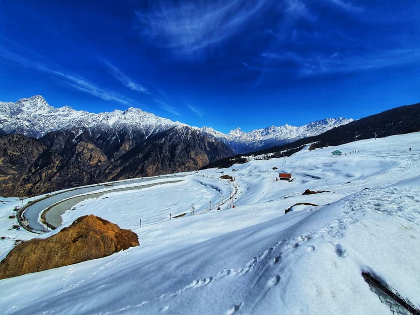 Auli snow